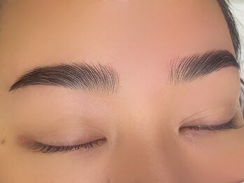 オジ(Oji)/ハリウッドブロウリフト