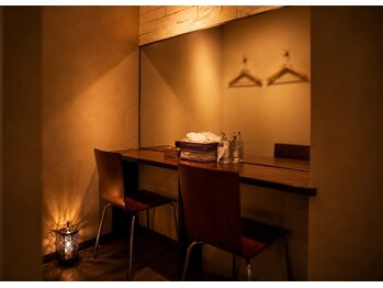 クオン アイラッシュサロン(KUON EYELASH SALON)の写真/《朝9時～夜8時営業》予定の前、仕事終わりもOK☆スピーディーかつ丁寧な施術で大人女性にも好評◎