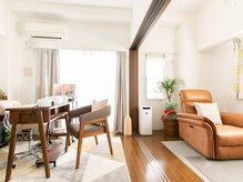 ルナスピカネイル(Lunaspica*nail)の雰囲気（北欧スタイルのフカフカソファでおくつろぎ頂けます）