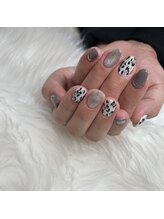 トータルサロン 白べぇーっ プラス/ヒョウ柄ネイル