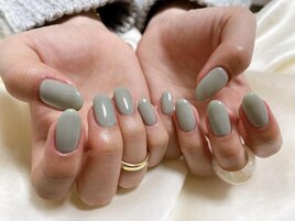 くすみグリーンワンカラー