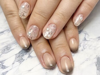 ヘアーアンドネイル ルシア(Hair&Nail Lucia)/キラキララメ×黒グラデネイル!