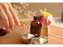 サンバンダ(Sambandha)の雰囲気（　自然由来ハーブの抽出液のみをオイルに同化させる独自の製法。）