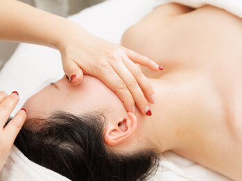 ハダヒカリ(HadaHikari)/表情筋アプローチ