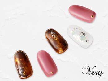 ヴェリー 六本木ヒルズ店(Very)/べっ甲風ネイル