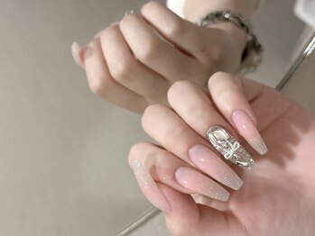 nail salon LOEN四条烏丸 フィルイン/ワンカラー/ワンホンネイル/長さだし/持ち込みの写真/【大人気!長さ出しメニュー☆】SNSでトレンドの韓国/ワンホン/リボンネイルも◎パーツ・カラーも種類豊富!