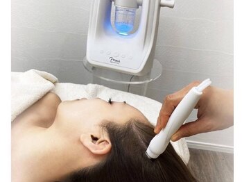 エピファクトリー/施術風景　ヘッド水素洗浄