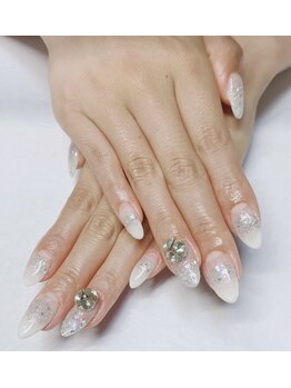 レアネイル(Re'a nail)の写真/《低価格×高品質》ジェルのモチUP!!甘皮やキューティクルのドライケアをどのメニューにも無料でプラス★