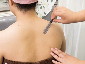 パリーの写真/女性理容師が施術するからシェービングが初めての方にもオススメ◎なめらかなお肌で化粧ノリもUP♪