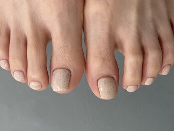 フォルクネイル(:volk nail)の写真/フットネイルがおすすめ！角質ケアで素足美人へ♪ ブレンドカラーとマグネットで指先から輝く夏を演出◎