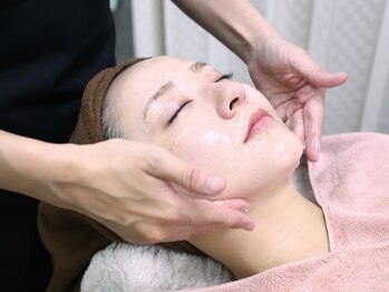 ツヤ肌シェーブ(ツヤ肌shave)の写真/思わず眠ってしまう心地よさ。頑張る自分に贈る、ご褒美シェービングでうるツヤ肌へ。