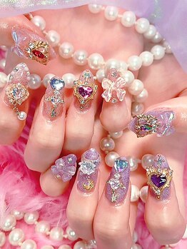 ドール ネイル(Doll Nail)の写真/【ARTデザインコース新規オフ込◇甘皮ケア込】キラキラネイルが初めての方にも♪新しい自分に出会える！