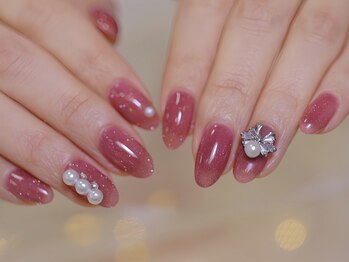 幻之花ネイル/マオジェル　ビジュー1個¥800～