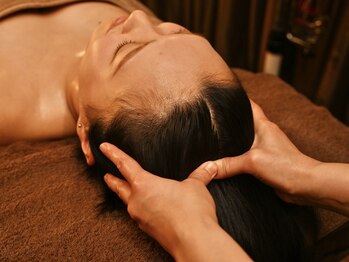 アマンドゥ ウュ(Amande oeil)/ツボ押し