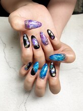 ミユビ(m-Ub)/左右色違い天然石