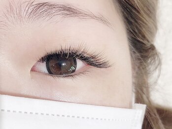 エミリー(emily)/Volume lash and high light