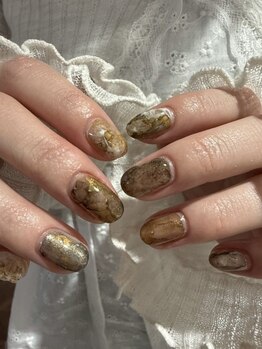 チュラ ネイルサロン アンド アイビューティ(Chula)の写真/【大人ナチュラルな指先】選べる豊富なカラーで理想の色味が叶う♪肌馴染みの良いカラーも多数ご用意！