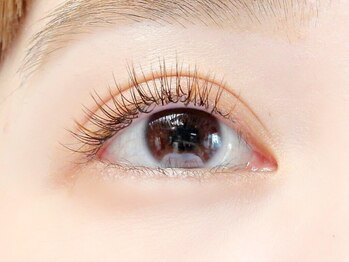 フリップ ビー アヴェダ(FLIP B AVEDA)の写真/【目元の印象＝お顔の印象♪】経験豊富なアイリストがプロ目線でご提案！自然体だけど引き立つ目元に◎