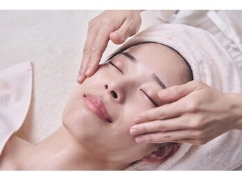 フルールドゥスリジェール(Fleurs de Cerisier)/肌に負担を与えないクレンジング