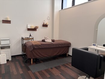 アンシャンテモア(ENCHANT MOI)/