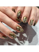 マミー(mommy)/グリーンマグネットネイル