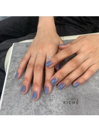 くすみブルーのワンカラーネイル