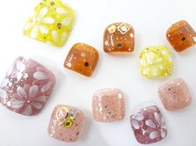 ネイルサロン クイール 小山店(NAIL SALON QUILL)/ワンカラー+フラワー+ラメ