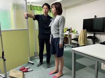 健楽足つぼ/近代技術を使用した姿勢講座☆