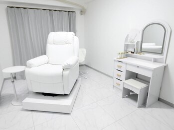 ラシュア 天王寺店(Lashure)の写真/【至福の時間を…*】たった1席だけの完全個室プライベート空間で贅沢にゆったりとくつろぎながら自分磨き♪