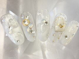 白冬スワロフスキーネイル￥9200
