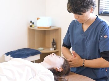リアルボイス(REAL VOICE)の写真/【頭痛・首肩こり改善特化サロン！】国家資格保有セラピストによる頭蓋、全身の骨格調整でお悩み改善◎
