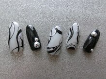 ネイリシャス(NAILICIOUS)/モノトーンでクールな大人ネイル