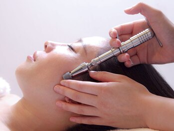 エテルナ 池袋店(ETERNA)の写真/【集中小顔!!】ラジオ波×EMS小顔マシン¥5500◎脂肪・筋肉・皮膚の3層に深くアプローチ/眠れる小顔施術を♪