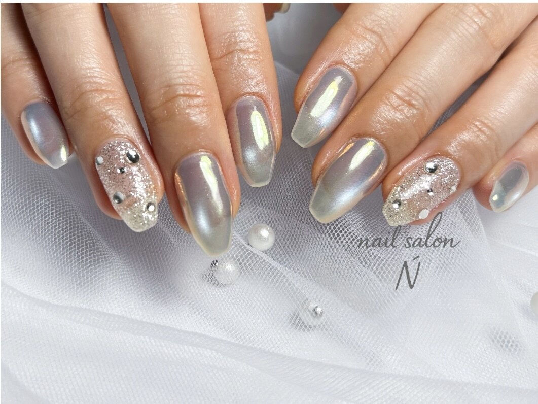 2026年冬トレンド】シルバーのネイルデザイン集｜人気順｜15ページ目