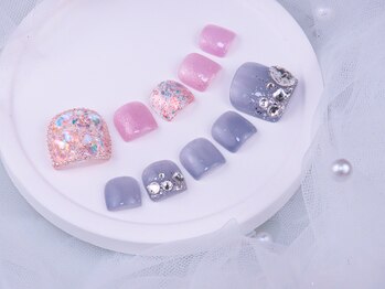 ミー(Mie.)の写真/フットネイルお好きなアート4本+ワンカラー