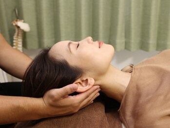 美容整体院 りょうの写真/慢性的な首こり・肩こりの原因となる深層筋に直にアプローチ!驚きの効果に感動の声続出◎