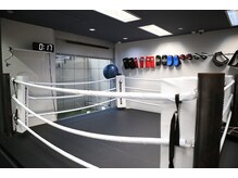 レンジャージム 池袋店の雰囲気（本格的なリングを設置テンションが上がります！）
