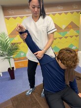 らくーだ/座位　腕の手技