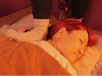 ろほもの写真/がちがちに疲れている貴方に!手技を超えた「足裏の面」で踏みほぐす新感覚ケア。芯から疲労改善★