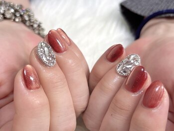 ボルドー×埋めつくしネイル