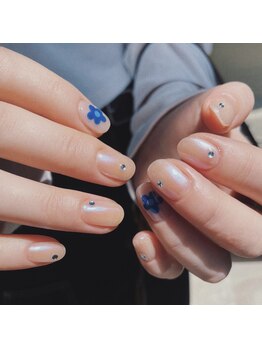 blue flower nail