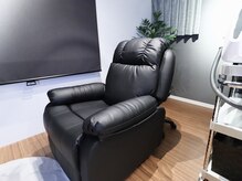 メンズ眉毛サロン Roist大阪難波店【ロイスト】アイブロウ/眉毛サロン/眉毛パーマの雰囲気（プライベート感あるこだわり空間［大阪難波/メンズ眉毛］）