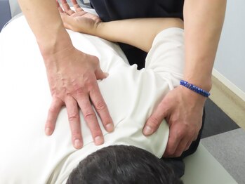 行啓通り整骨院の写真/長年の肩こり/辛い腰痛/見栄えの悪い姿勢でお困りでしたらご相談ください！