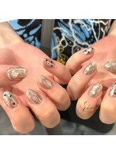 シー(SHE)/ミラーネイル