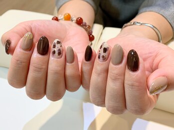 ネイルズ ララ(nails Lala)/ブラウンネイル。