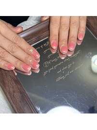 大人可愛いピンク透けネイル