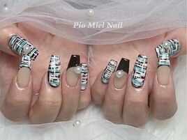 ベージュ×スクエア×ツイード