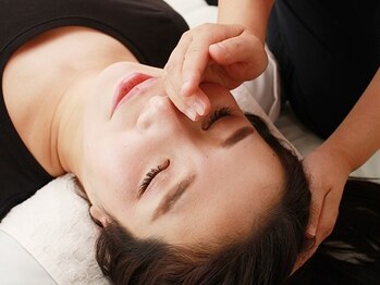 ニコ(nico)の写真/『骨から正す』で即実感＆高持続！自信を持ってマスクを外せるモデル級小顔へ【小顔＋全身調整￥8000】