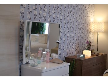 ハリネクスト 吉塚(HARINEXT)/メイク直しドレッサー完備