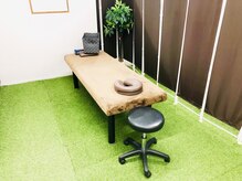 トキ(TOKI)の雰囲気(個室風のベットで落ち着いて施術を受けれます!)